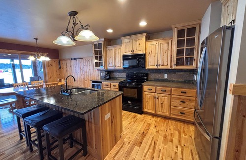 Pequot Lakes Resort | Lakefront Home on the Whitefish Chain - Outdoor Pool, Pickleball Courts and More