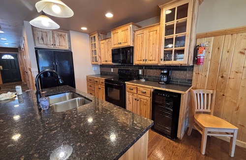 Pequot Lakes Resort | Lakefront Home on the Whitefish Chain - Outdoor Pool, Pickleball Courts and More