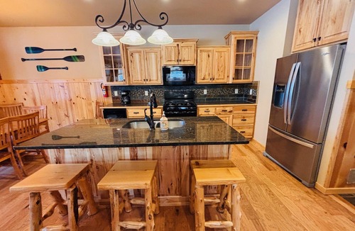 Pequot Lakes Resort | Lakefront Home on the Whitefish Chain - Outdoor Pool, Pickleball Courts and More
