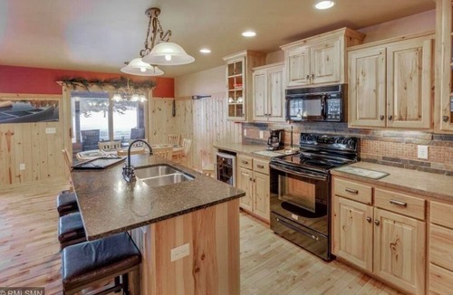 Pequot Lakes Resort | Lakefront Home on the Whitefish Chain - Outdoor Pool, Pickleball Courts and More