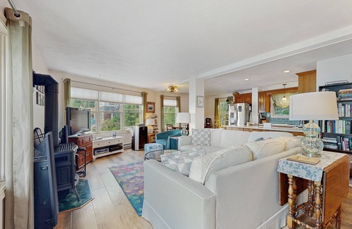 Town of Jerusalem House | Lakefront home with private deck, kayak - beautiful sunsets