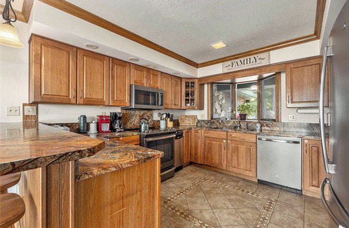 Lake House | Lakefront, Indoor Heated Pool, Sandy Beach+Dock+Kayak, Gameroom+Firepit