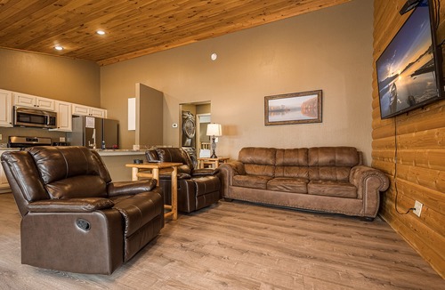 McHenry Cabin | Lakefront Lakeview Cabin 5-Hot Tub, Full Kitchen