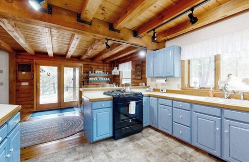 Bremen House | Lakefront lodge on Pemaquid Pond with dock, kayaks, canoe, SUP & firepits