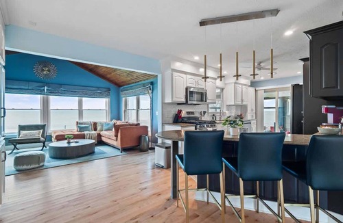 Avon Lake House | Lakefront Luxury-Kayaks-3 Bed-3 Full Bath-Sleeps 6