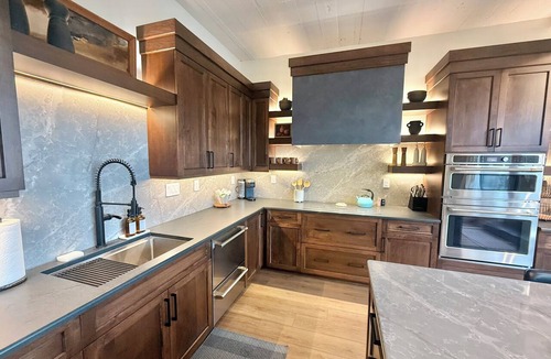 Sandusky Condo | Lakefront Luxury! Stunning Water Views Cedar Point