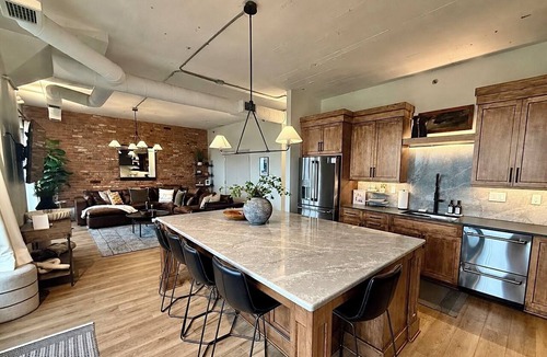 Sandusky Condo | Lakefront Luxury! Stunning Water Views Cedar Point