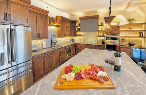 Sandusky Condo | Lakefront Luxury! Stunning Water Views Cedar Point