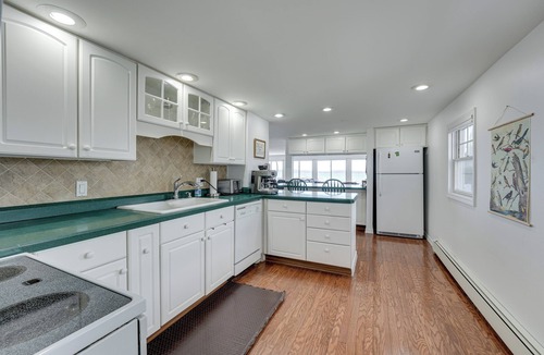 Sturgis Cottage | Lakefront Michigan Cottage - Deck, Grill & Kayaks!
