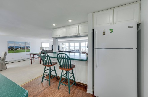 Sturgis Cottage | Lakefront Michigan Cottage - Deck, Grill & Kayaks!