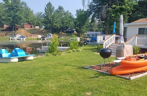 Harrison Cottage | Lakefront-Sleeps 6-Great Fishing-No Pets