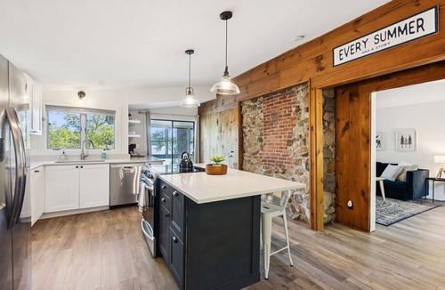 South Casco Cottage | Lakefront Sun & Snow 3-bedroom cottage - quintessential Maine in modern comfort