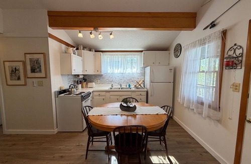 West Hill Lake Cottage | Lakefront Tranquility/Fishermans Delight