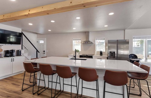 Nekoosa House | Lakefront Walkout Beach*Pontoon Rental*Hot Tub*