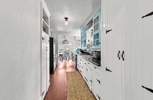 Cisco House | LAKEFRONT ~ Weekday & Spring Deals! Fishing ~ Private Dock ~ Pets OK