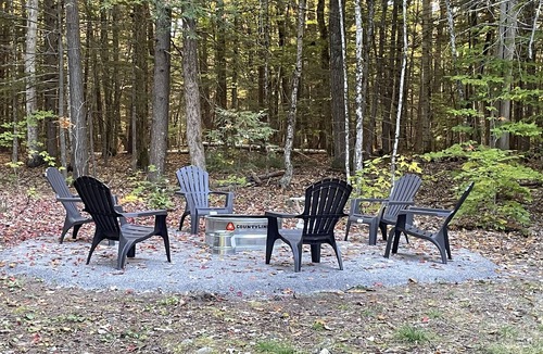 Bridgton Cabin | Lakes & Mountain Experience! 4 Seasons Getaway - 3 Bed 1.5 Bath Cozy Cabin