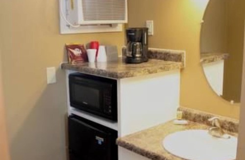 Virginia Hotel | Lakeshor Motor Inn