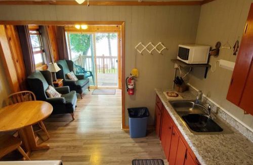 Ray House | Lakeside 1 Bedroom Bear Paw Cabin On Kab