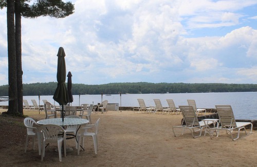 Naples Cottage | Lakeside 1 bedroom cottage sleeps up to 4. Perfect serenity in Naples. Wifi