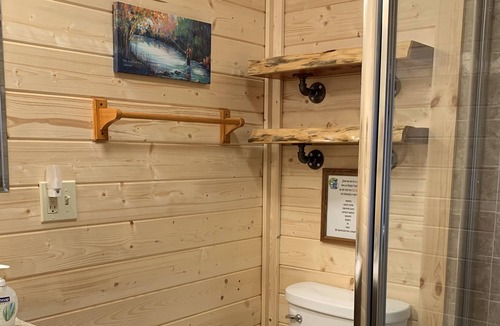 Ely Resort | Lakeside 2-bedroom cabin - 10 minutes to Ely - right across from famous BWCAW