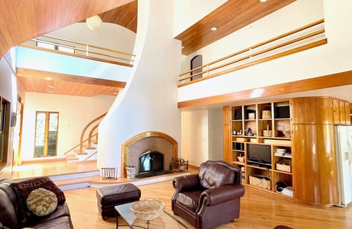 Seal Cove House | Lakeside 3-bedroom house in tranquil Tremont perfect for relaxing stays.
