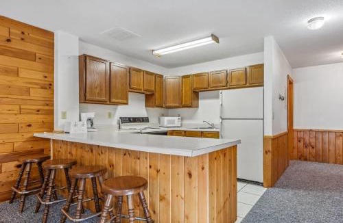 Park Rapids House | Lakeside Condo #17 3BR 3BA Timberlane Resort