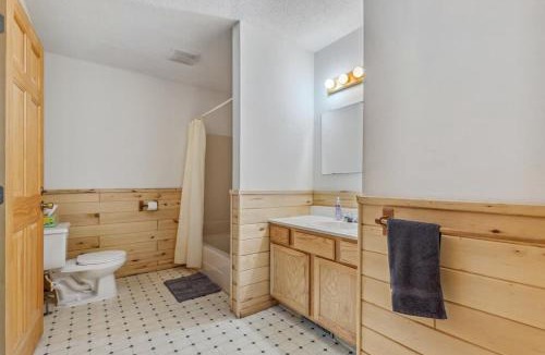 Park Rapids House | Lakeside Condo #18 4BR 4BA Timberlane Resort