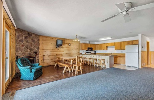 Park Rapids Condo | Lakeside Condo #19 4BR 4BA Timberlane Resort