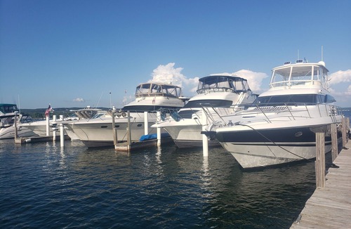 Onekama Condo | Lakeside Condo @ Portage Point Resort on Portage Lake w/access to Lake Michigan!