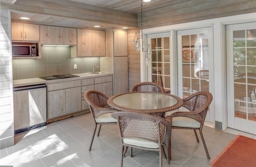Pequot Lakes Cottage | Lakeside Cottage + Modern Luxuries- 2 minutes to Nisswa!