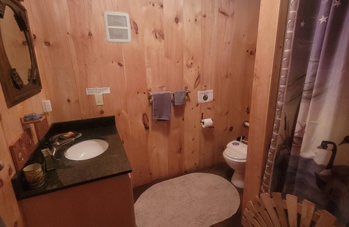 Bremen Apartment | Lakeside Cottage-Quaint 1-queen studio in charming Bremen perfect for your stay