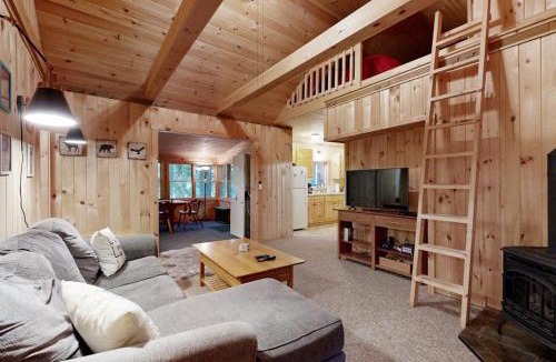 Kents Hill House | Lakeside Haven at Parker Pond