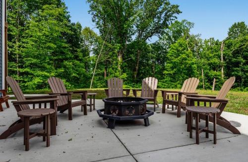 Clarkson House | Lakeside Home Near Mammoth Cave & Nolin Lake!