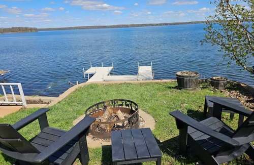 Alexandria House | Lakeside Landing on Ida~ Dock~ Bunkhouse~ Firepit