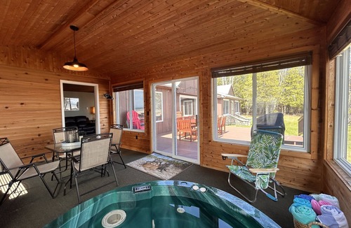 St Ignace House | Lakeside Lodge on Lake Huron