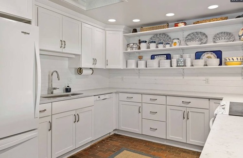 South Casco House | Lakeside & Pet-friendly 4 BR House in Raymond With AMAZING Yard and Private dock