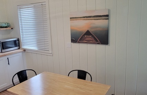 Oscoda Cottage | Lakeside Splash - Cozy Cottage on beautiful Lake Huron in Oscoda, MI