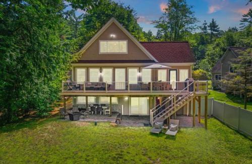 Naples Villa | LAKEVIEW BLISS LIMIT 8