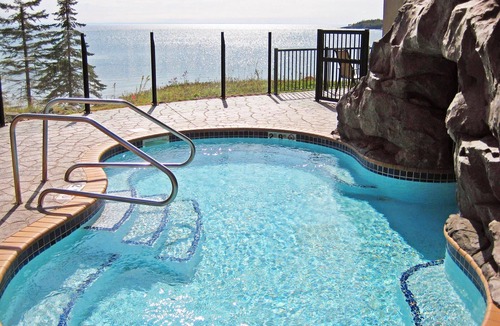 Two Harbors Condo | Lakeview Burlington Bay Three Bedroom Suite