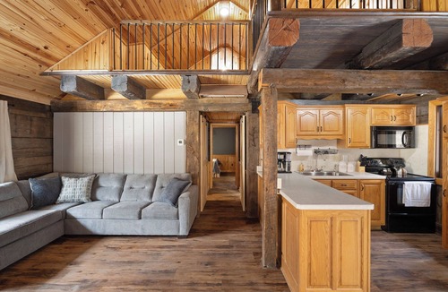 Celestine Cabin | Lakeview Falls at Patoka Lake