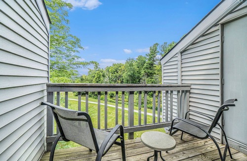 Acme Condo | ☀ Lakeview Haven Studio Condo @ The Shores ➠ 5600