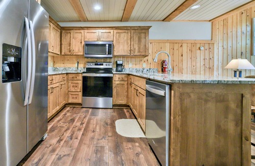 Pequot Lakes Resort | Lakeview Home with Dock on the Whitefish Chain, Outdoor Pool, Pickleball & More