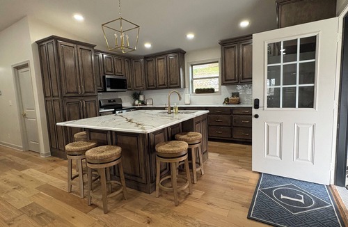 Mammoth Cave House | Lakeview Landing - Newly Remodeled Beautiful Lakefront Home With Dock