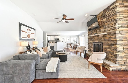 Eureka House | Lakeview Retreat with Fireplace
