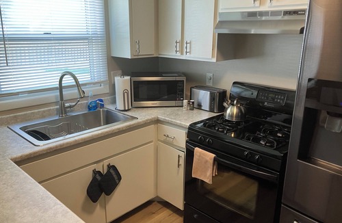 Green Bay Condo | Lambeau Flats Lower 2-Bedroom Condo in Green Bay
