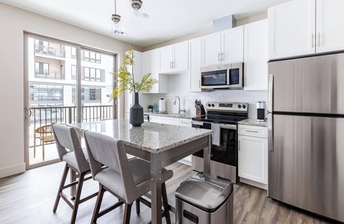 Tremont Apartment | Landing | Amazing 1BD, Clubhouse, Gym