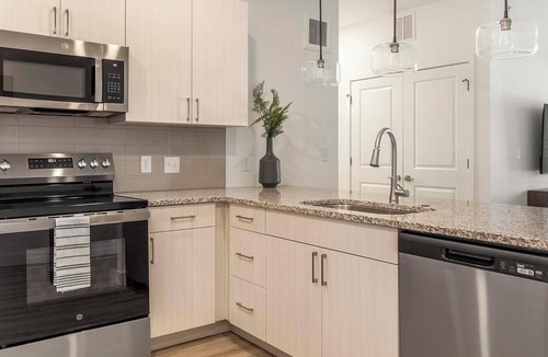 Firestone Apartment | Landing | Amazing 1BD, Clubhouse, Gym