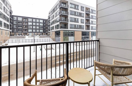 Tremont Apartment | Landing | Amazing 1BD, Gym, Courtyard