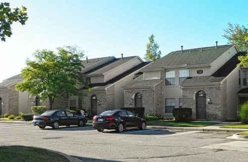 Clarkston Apartment | Landing at Hidden Lakes - 2 Bedrooms in Independence Charter Township