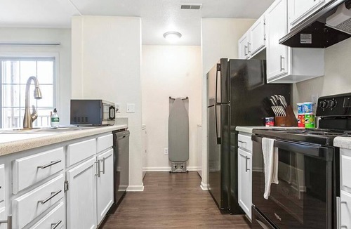 Fort Wayne Apartment | Landing at Island Club - 1 Bedroom in Downtown Fort Wayne